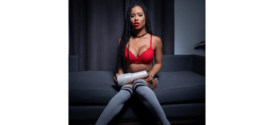 ¡Presentamos a la nueva chica Fleshlight Kira Noir! - Fleshlight