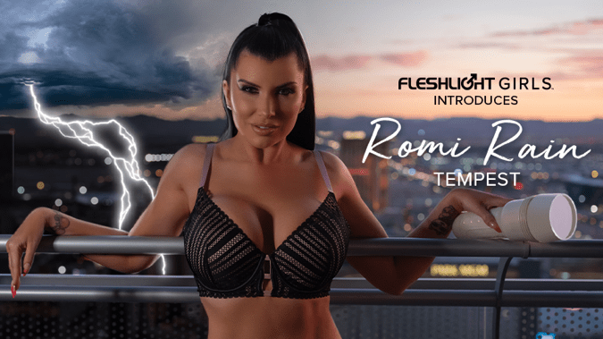 Presentamos el Fleshlight de culo "Tempest" de Romi Rain - Fleshlight